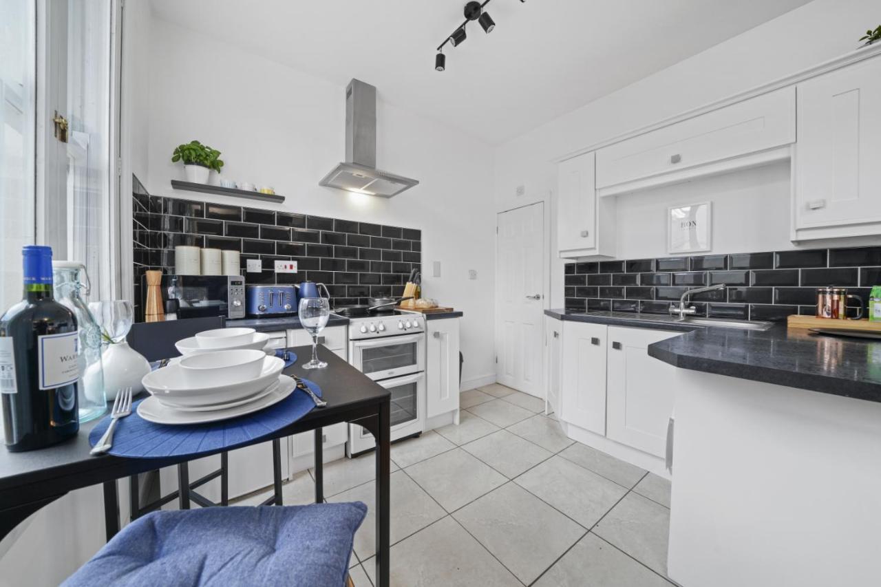 Central Gem Of Leamington Spa - Sleeps 5 Apartment Bagian luar foto