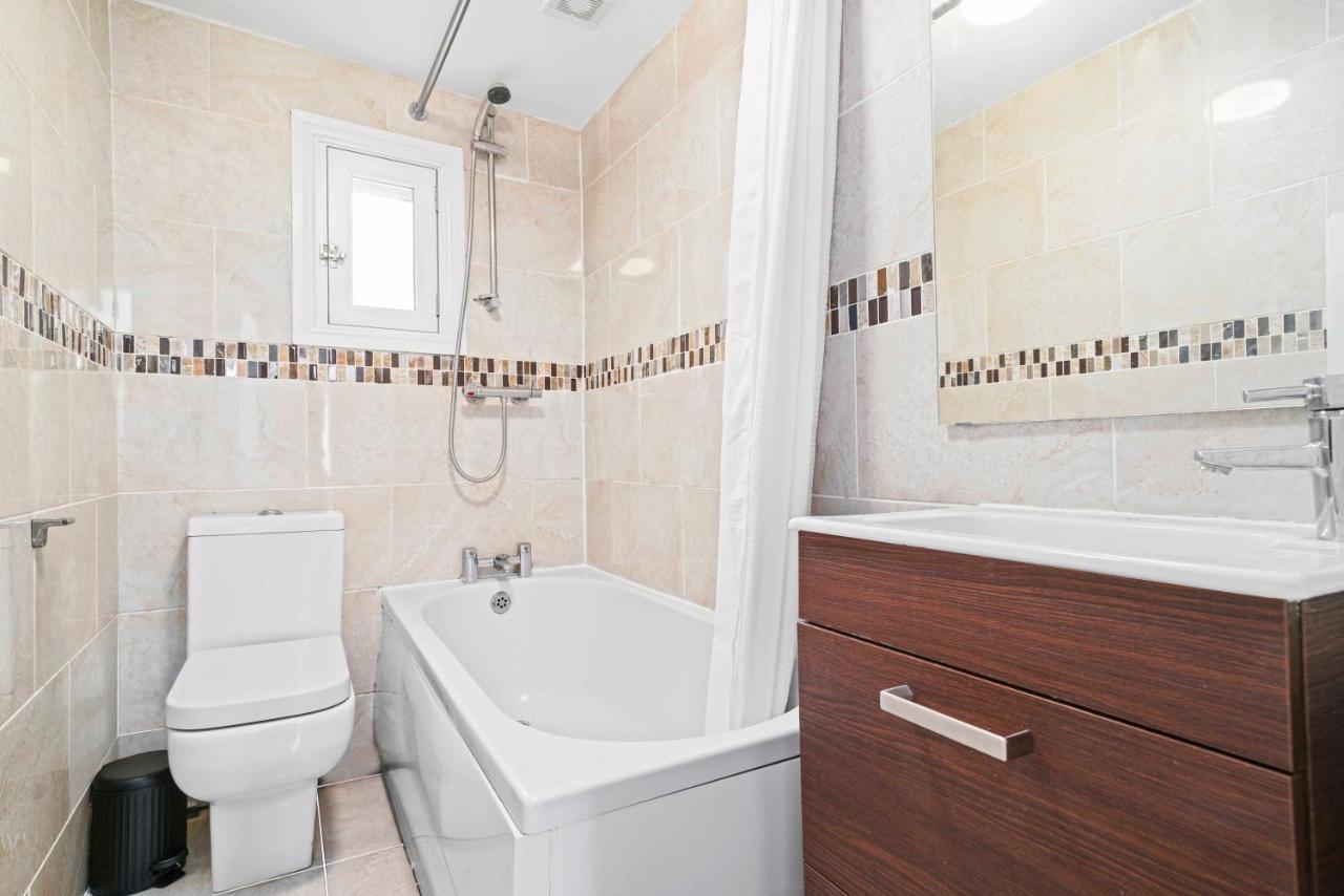Central Gem Of Leamington Spa - Sleeps 5 Apartment Bagian luar foto